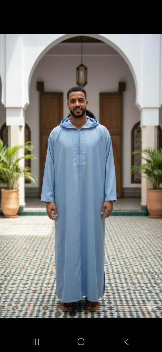 Djellaba bleu ciel à capuche, vue de face