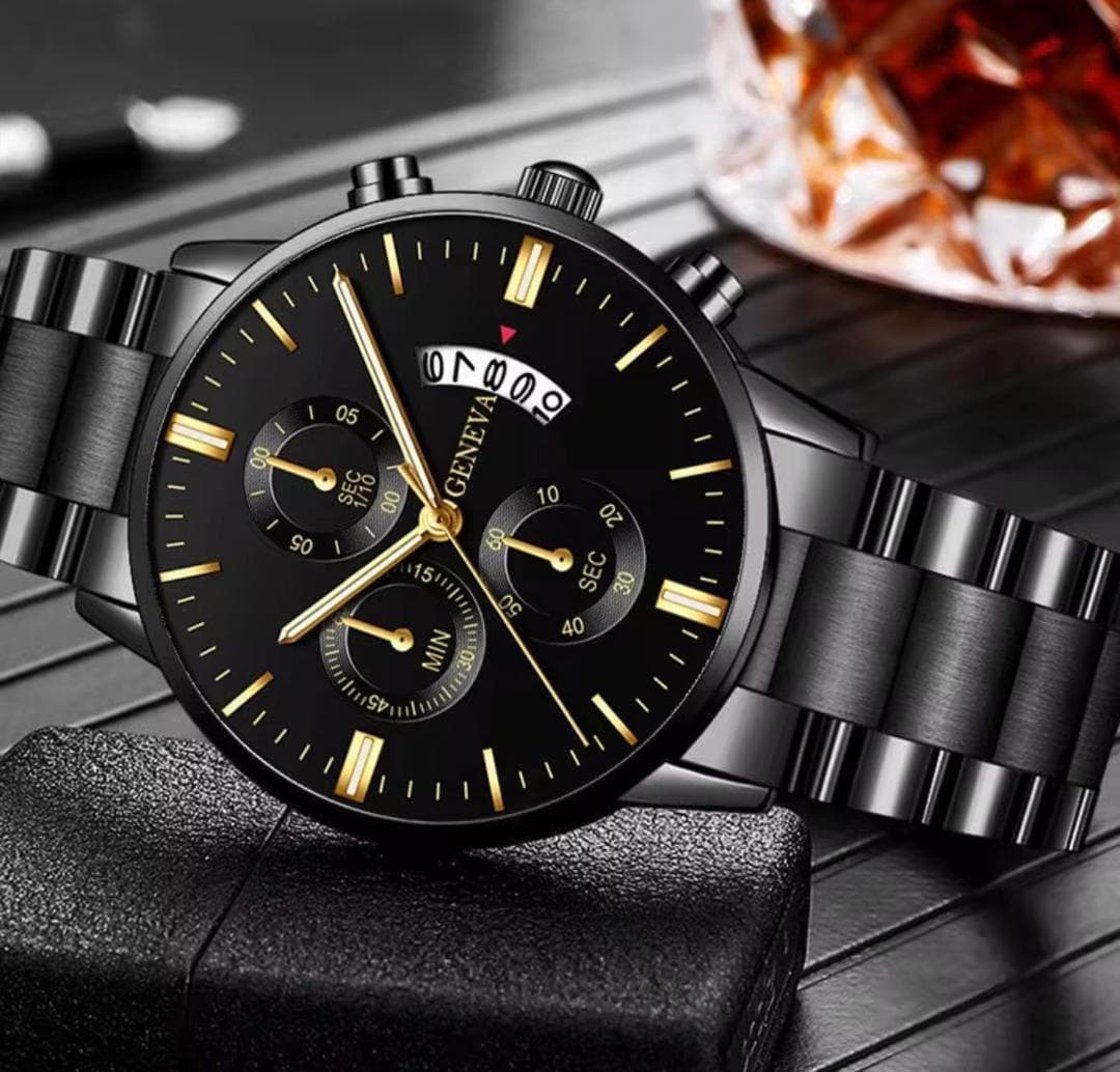 Montre chronographe noir avec accents dores