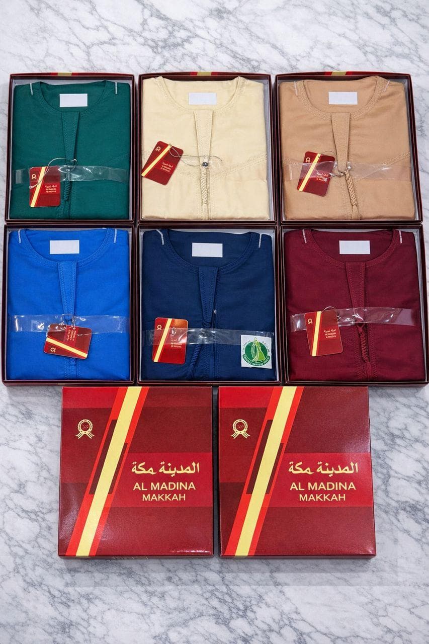 Collection qamis Al Madina en boite cadeau, plusieurs coloris